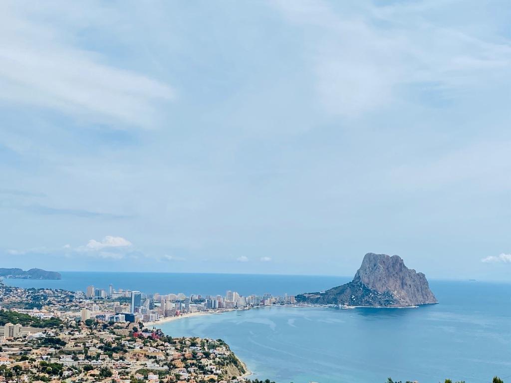 EXKLUSIVE VILLA MIT SPEKTAKULÄRER AUSSICHT