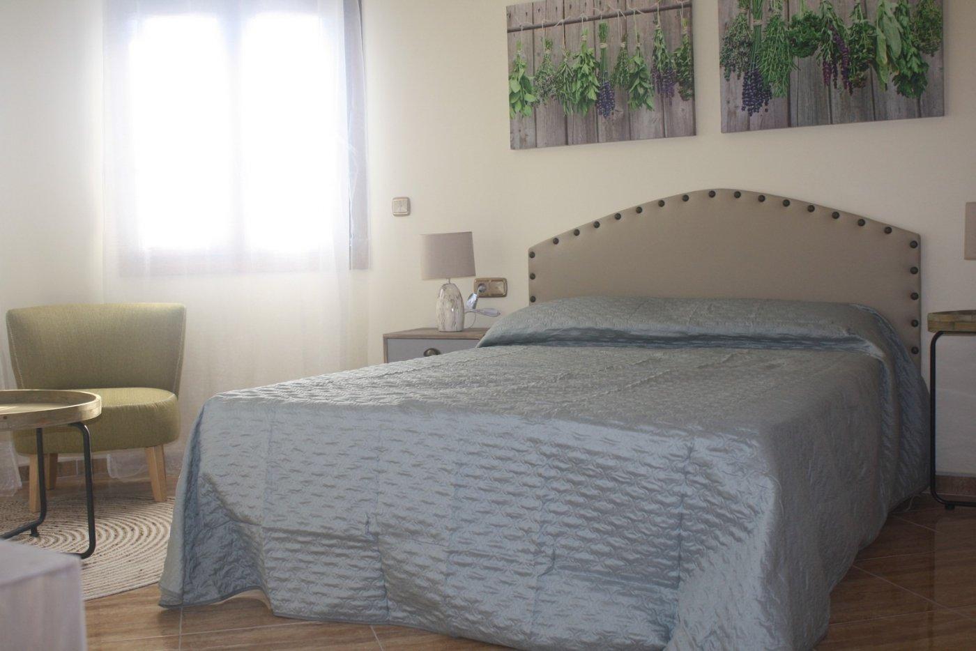 PIĘKNA WILLA W LOS ALTOS, TORREVIEJA — 10