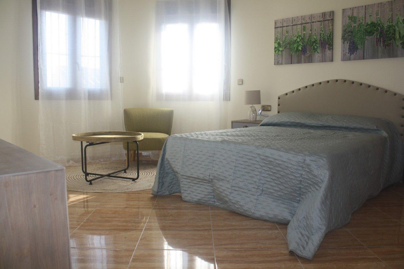 PIĘKNA WILLA W LOS ALTOS, TORREVIEJA — 11
