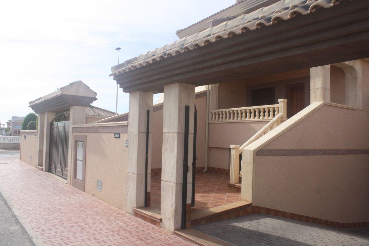 BELLE VILLA À LOS ALTOS, TORREVIEJA