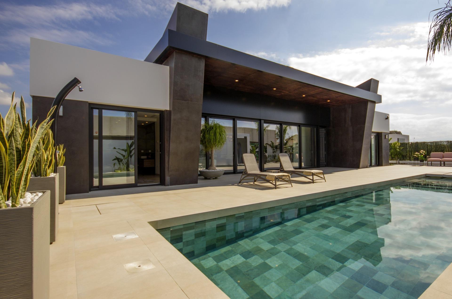 NOWE WILLE W CIUDAD QUESADA — 10