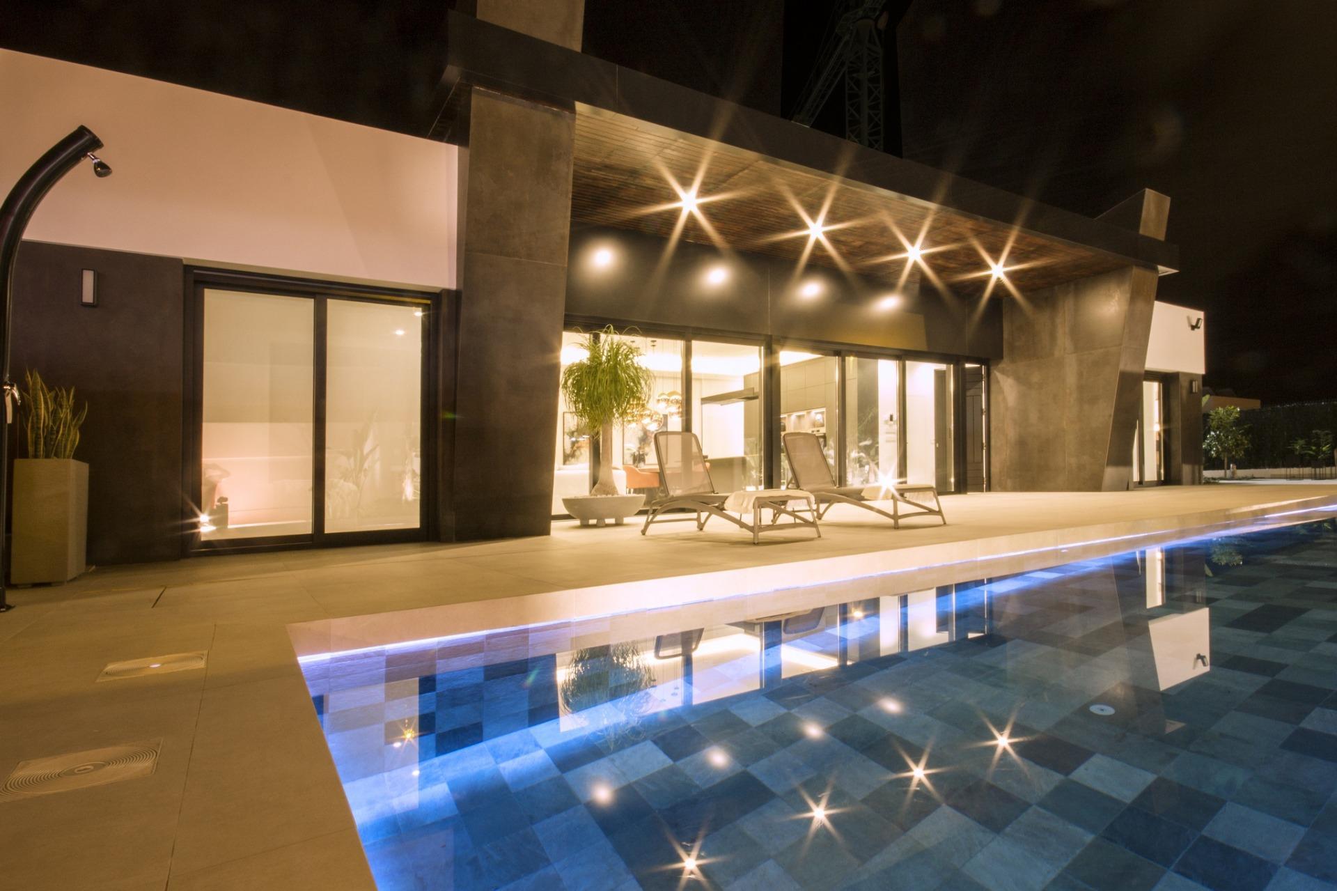 NOWE WILLE W CIUDAD QUESADA — 2