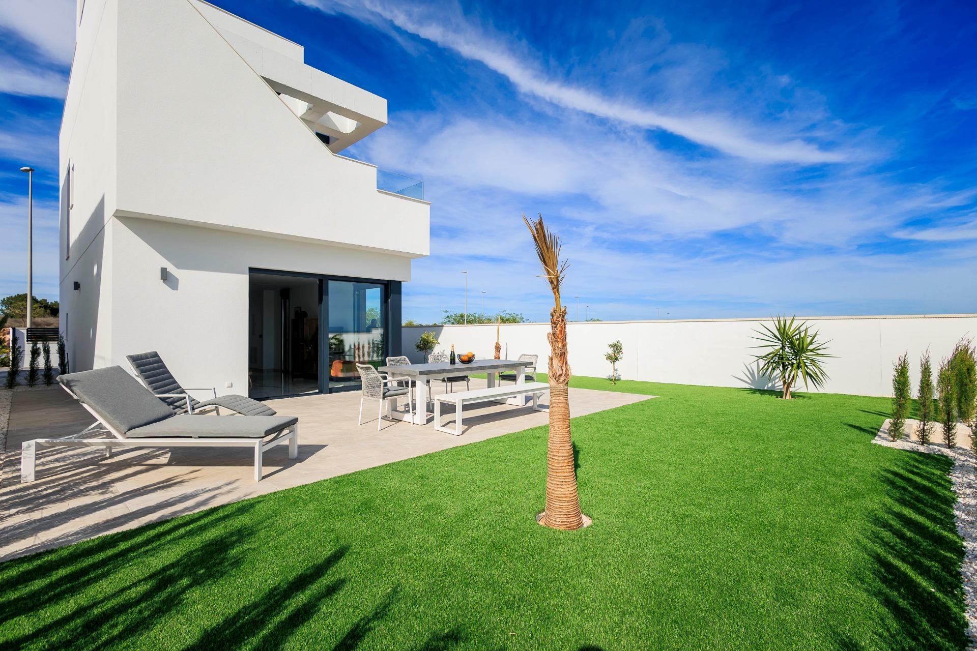 VILLAS DE OBRA NUEVA EN PILAR DE LA HORADADA EN EL CAMPO DE GOLF — 2