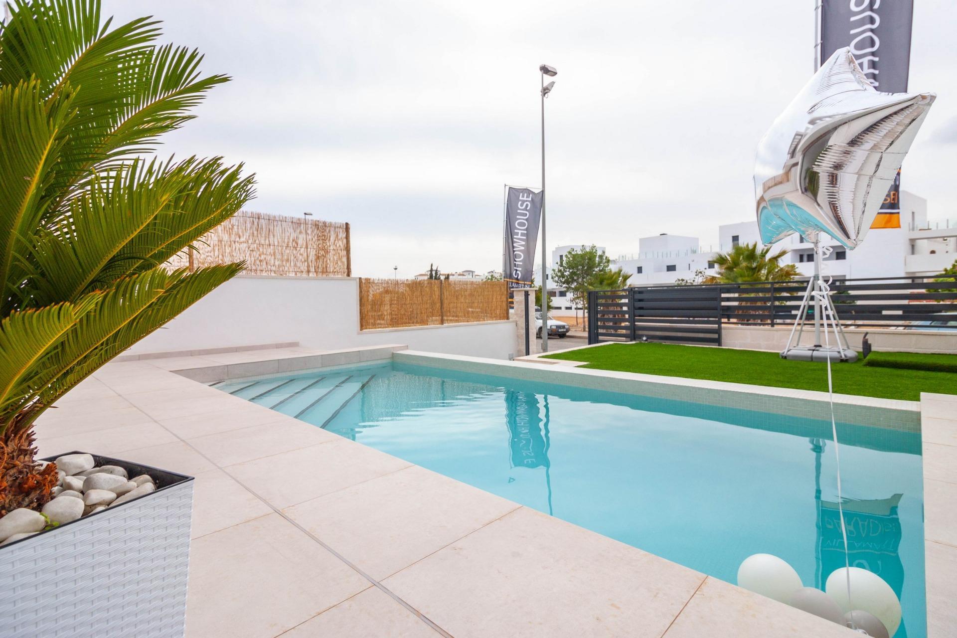 VILLAS MODERNAS DE OBRA NUEVA EN VILLAMARTIN — 12