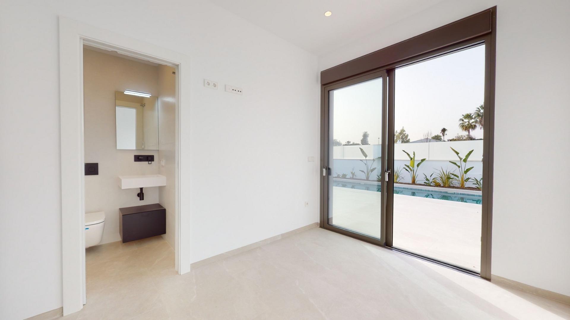 VILLAS DE OBRA NUEVA EN LOS ALCAZARES — 11