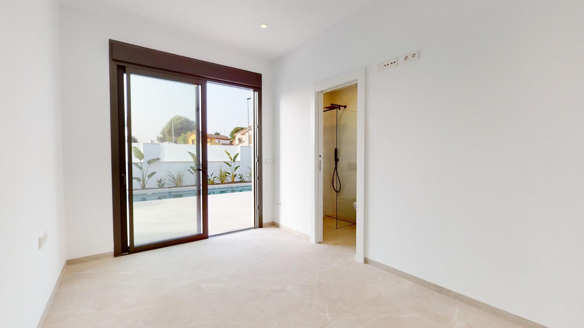 VILLAS DE OBRA NUEVA EN LOS ALCAZARES — 14