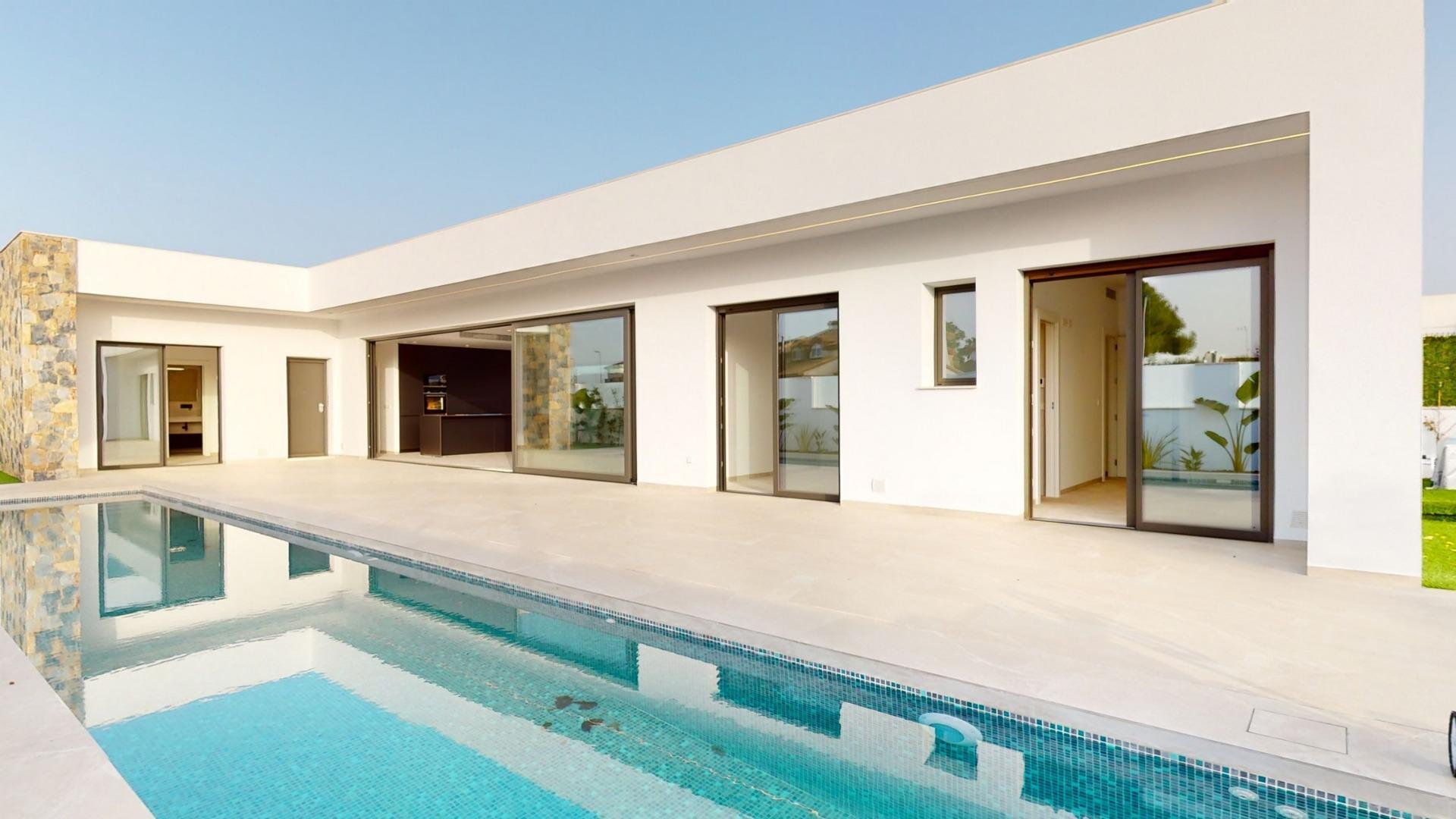 VILLAS DE OBRA NUEVA EN LOS ALCAZARES — 2