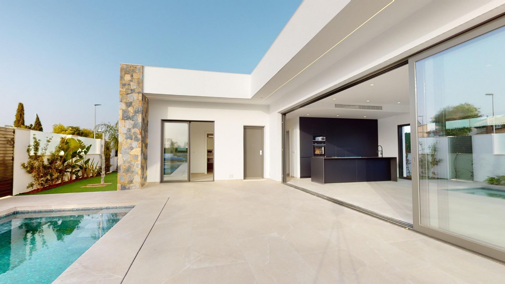 VILLAS DE OBRA NUEVA EN LOS ALCAZARES — 3