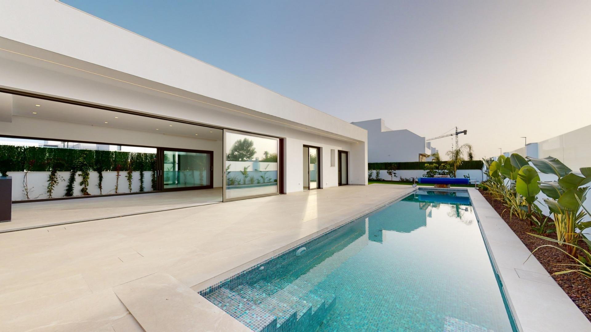 VILLAS DE OBRA NUEVA EN LOS ALCAZARES — 4