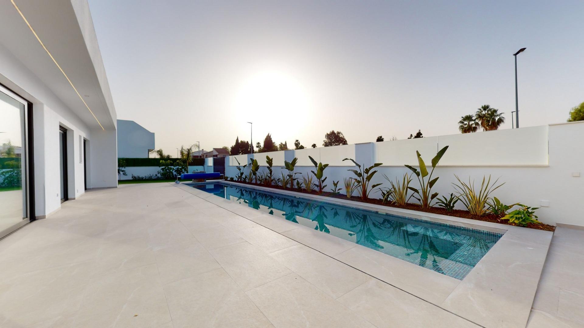 VILLAS DE OBRA NUEVA EN LOS ALCAZARES — 5