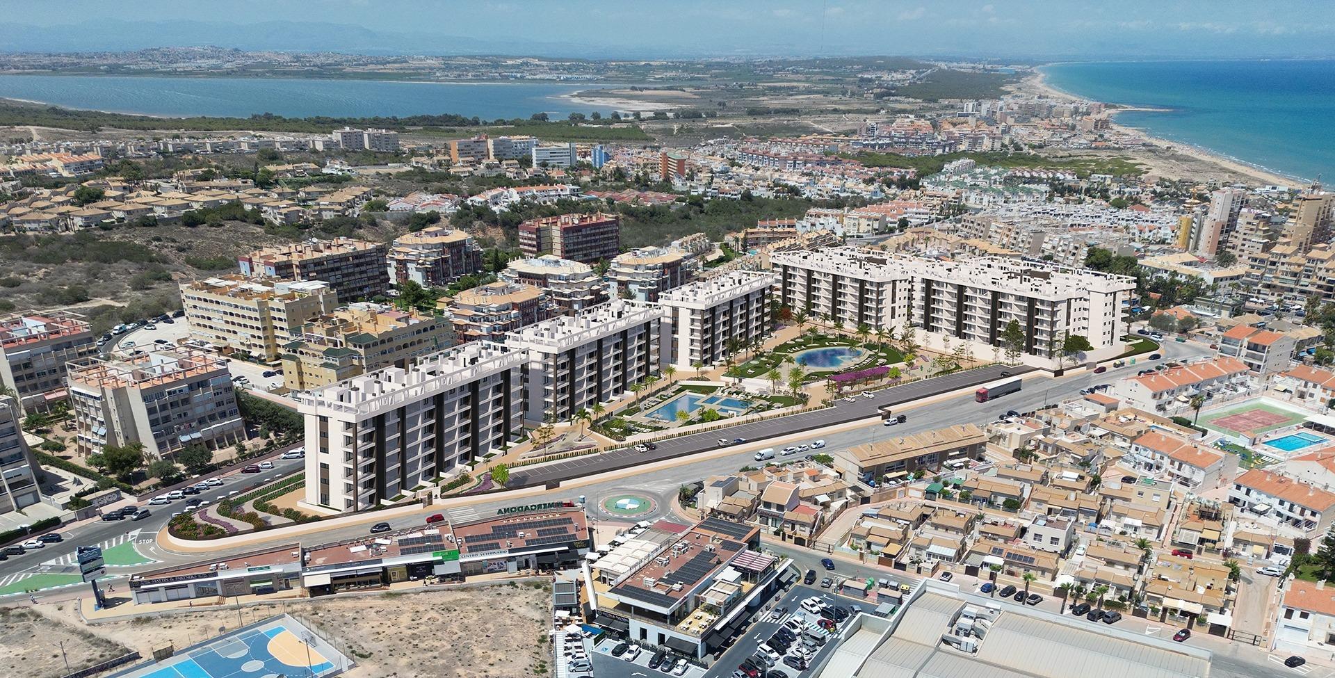 URBANISATION FERMÉE DE NOUVELLE CONSTRUCTION À TORREVIEJA À SEULEMENT 700M DE LA PLAGE — 2
