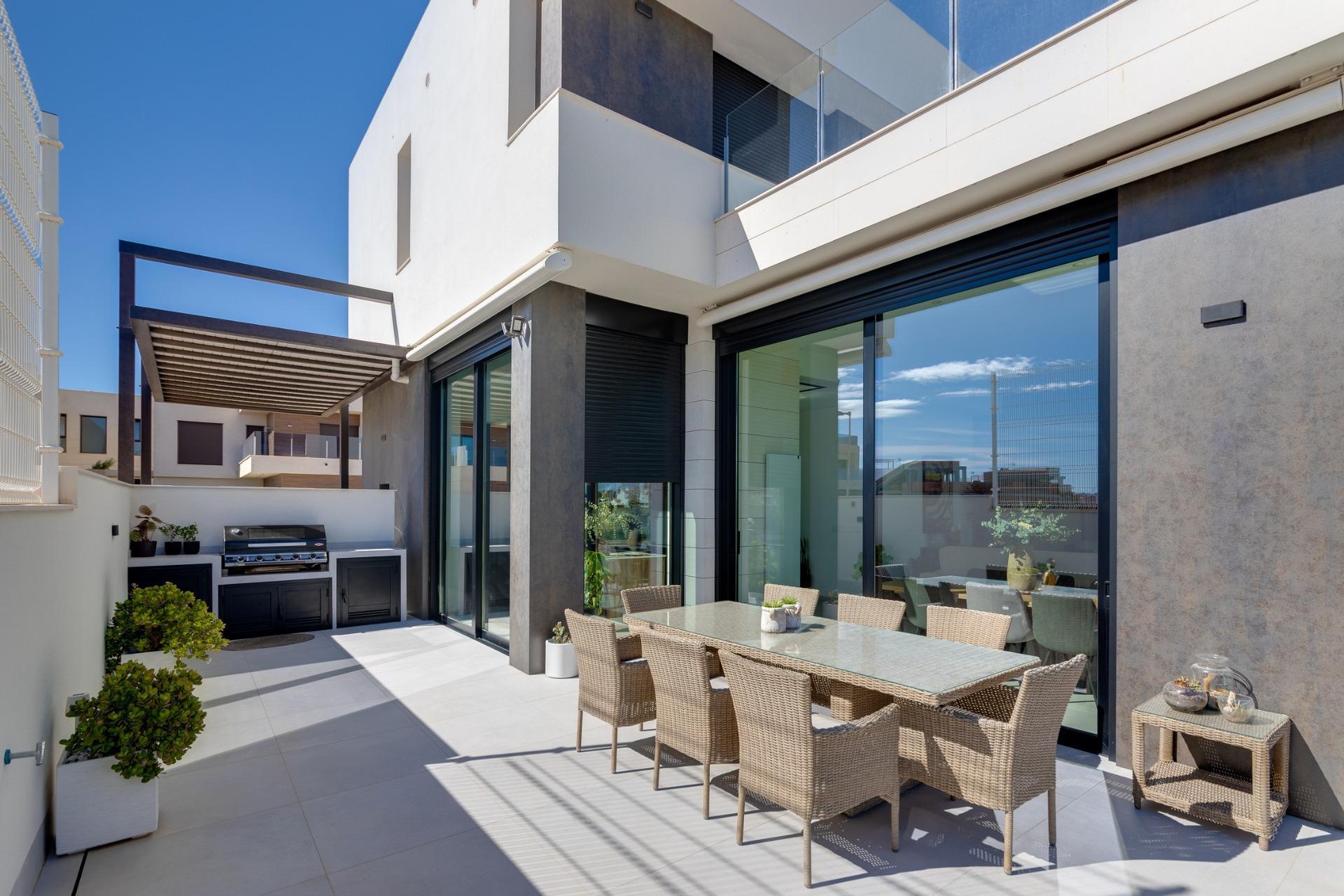 VILLAS DE OBRA NUEVA EN PILAR DE LA HORADADA EN EL CAMPO DE GOLF — 5