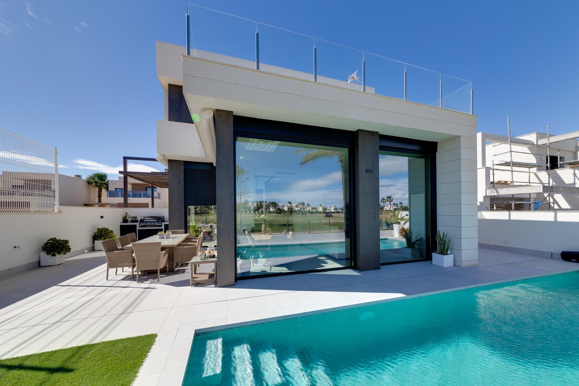 VILLAS DE OBRA NUEVA EN PILAR DE LA HORADADA EN EL CAMPO DE GOLF — 9