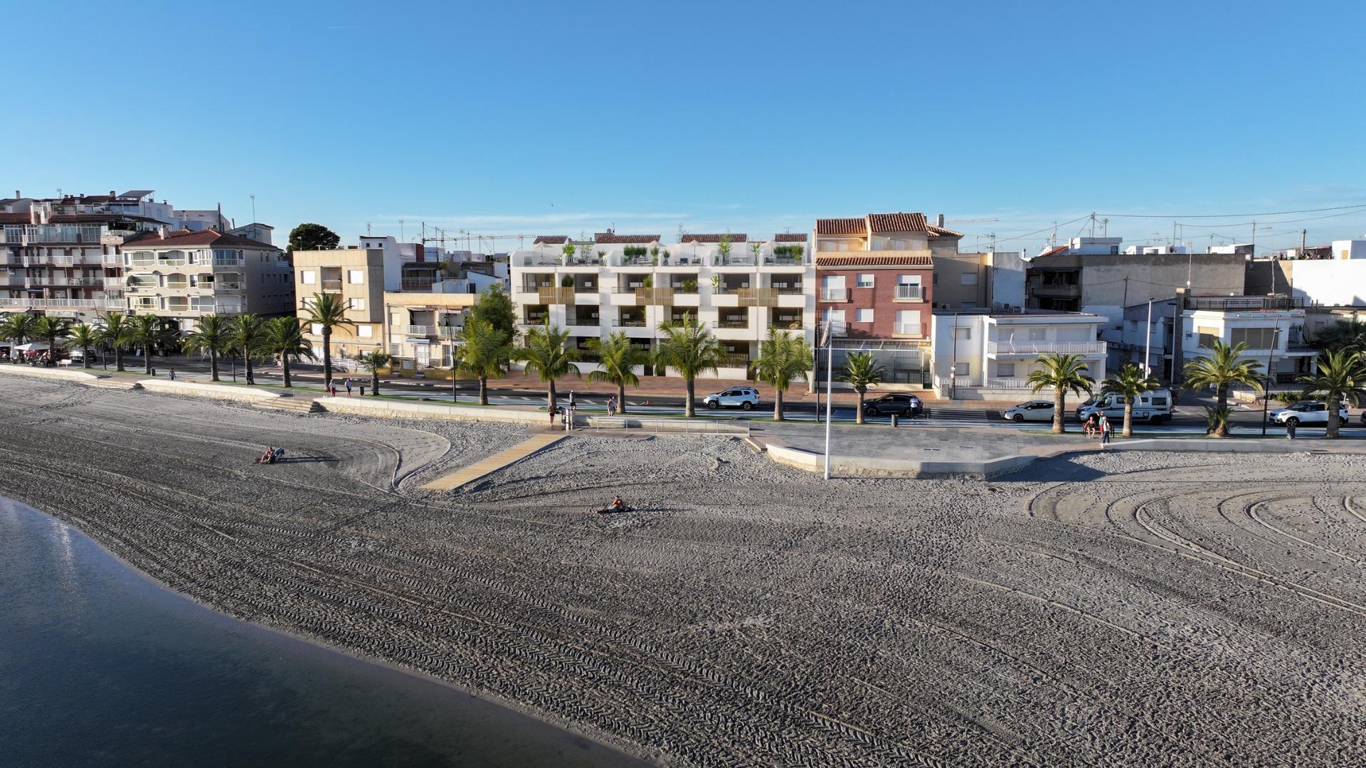 RESIDENCIAL DE OBRA NUEVA EN PRIMERA LÍNEA DE PLAYA EN SAN PEDRO DEL PINATAR
