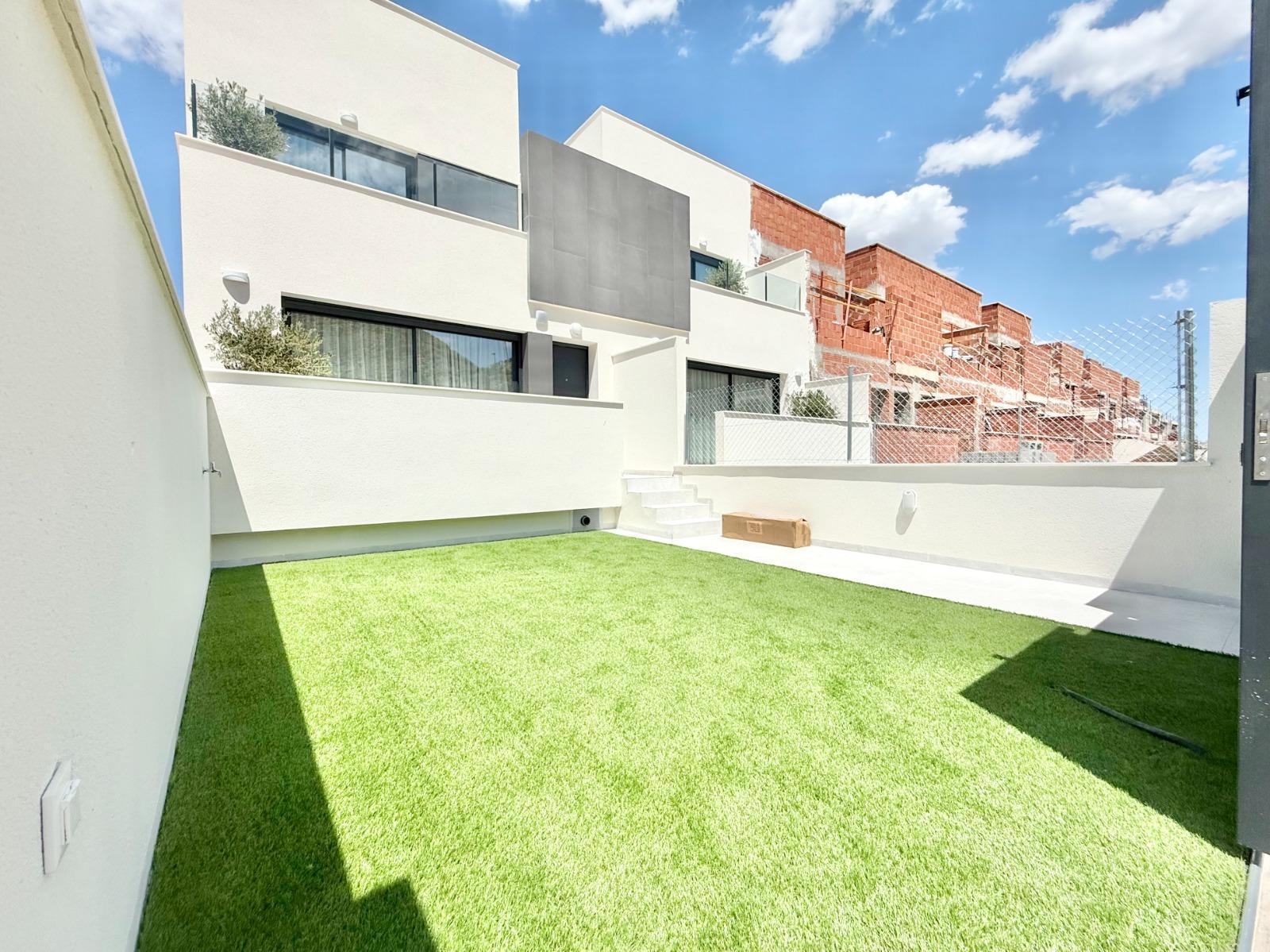 Adosados de obra nueva en venta en Cox - 44 casas modernas con grandes comodidades — 3