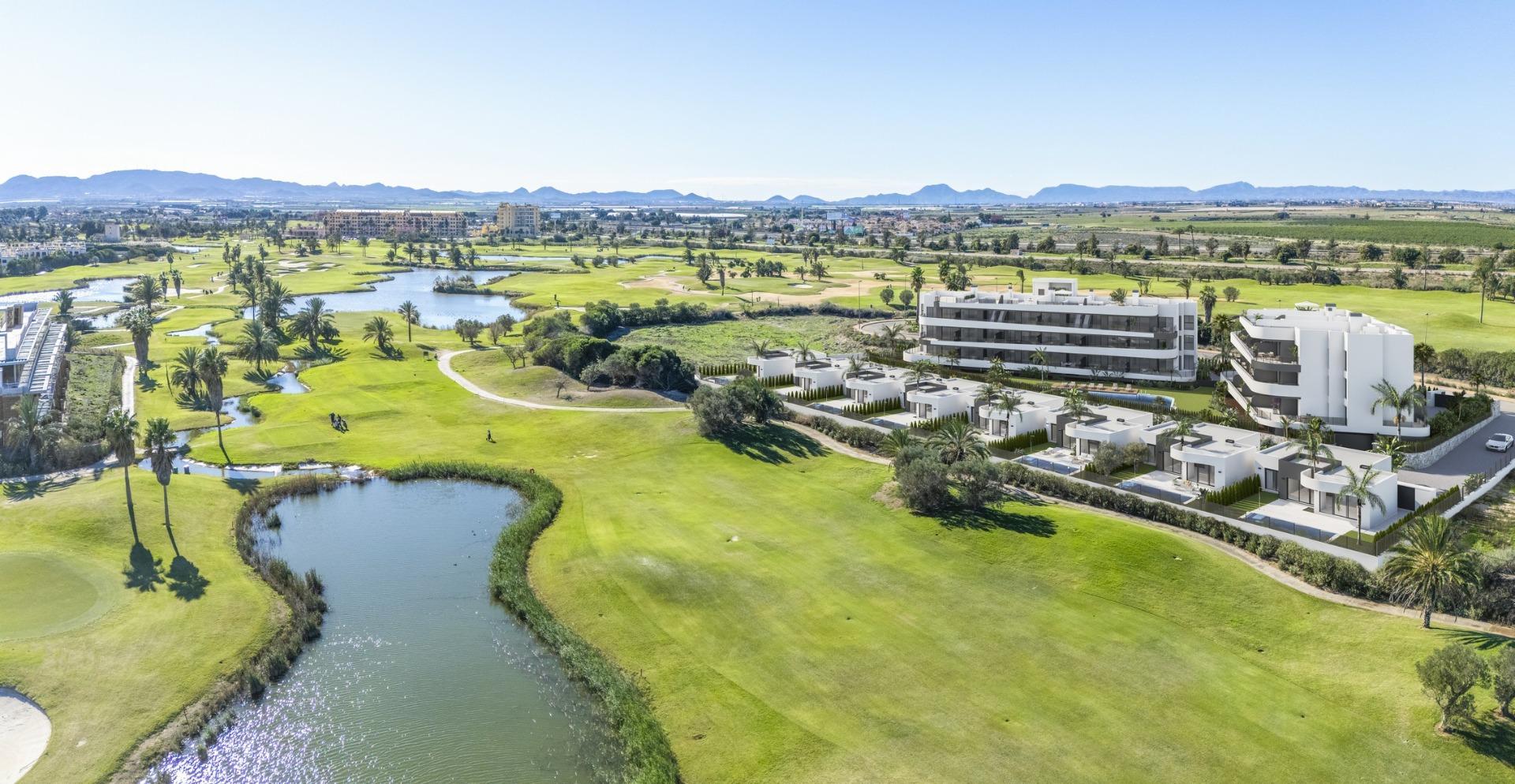 Nouvelle construction résidentielle en première ligne du golf La Serena à Los Alcázares — 5