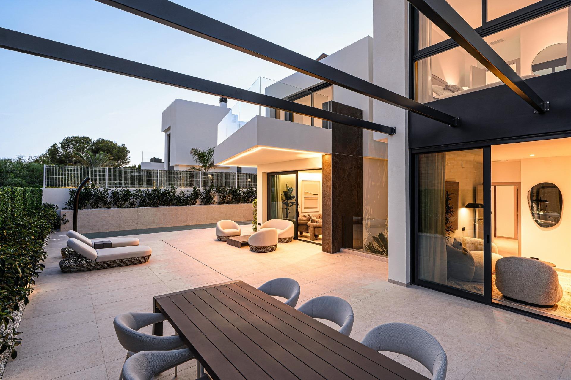 Exclusivas villas de nueva construcción con piscina privada en La Nucía, cerca de Benidorm — 3