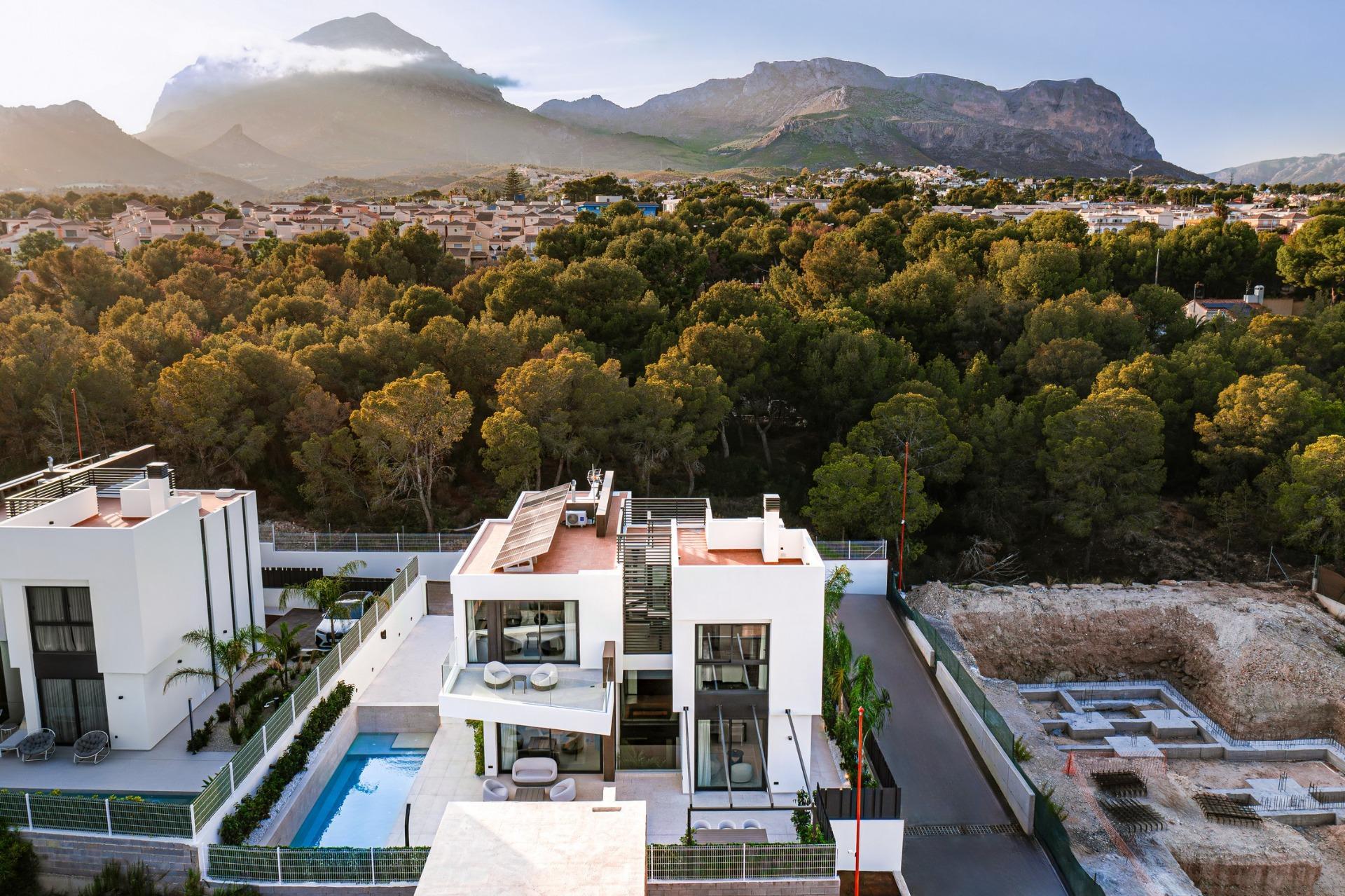 Exclusivas villas de nueva construcción con piscina privada en La Nucía, cerca de Benidorm — 5