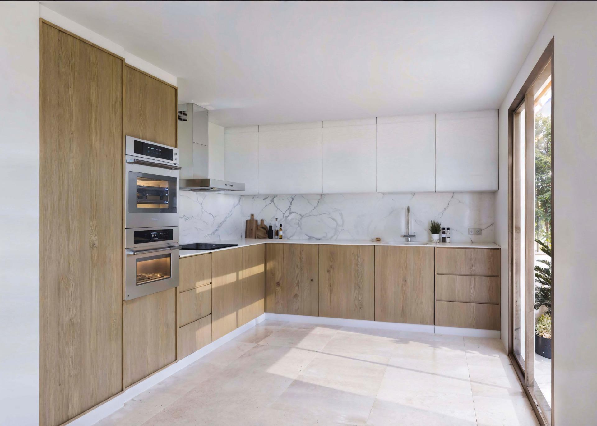 Exclusivas villas adosadas de nueva construcción con piscina privada y garaje en La Nucía — 4