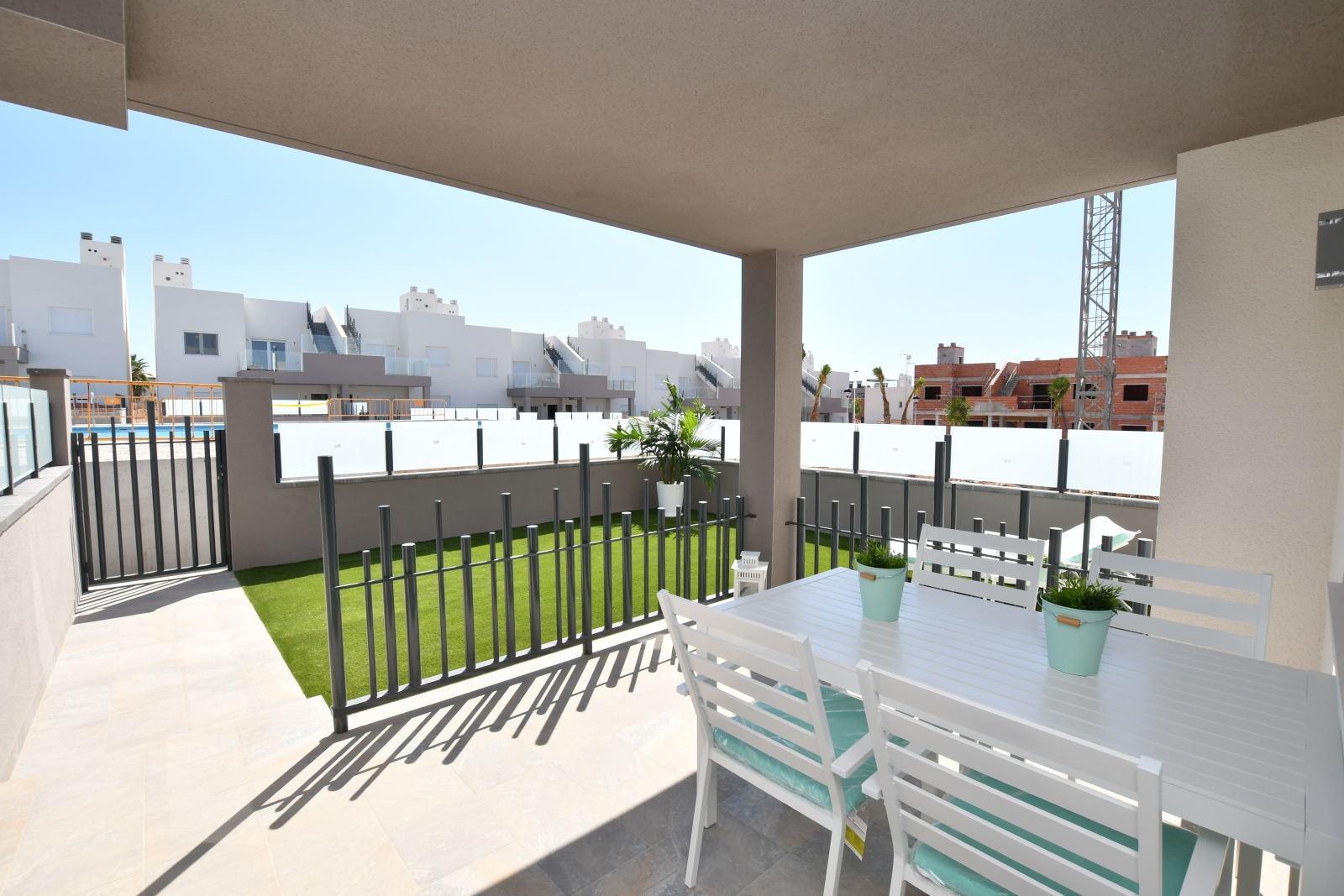 Nowe bungalowy w San Miguel de Salinas – natura, golf i komfort — 7