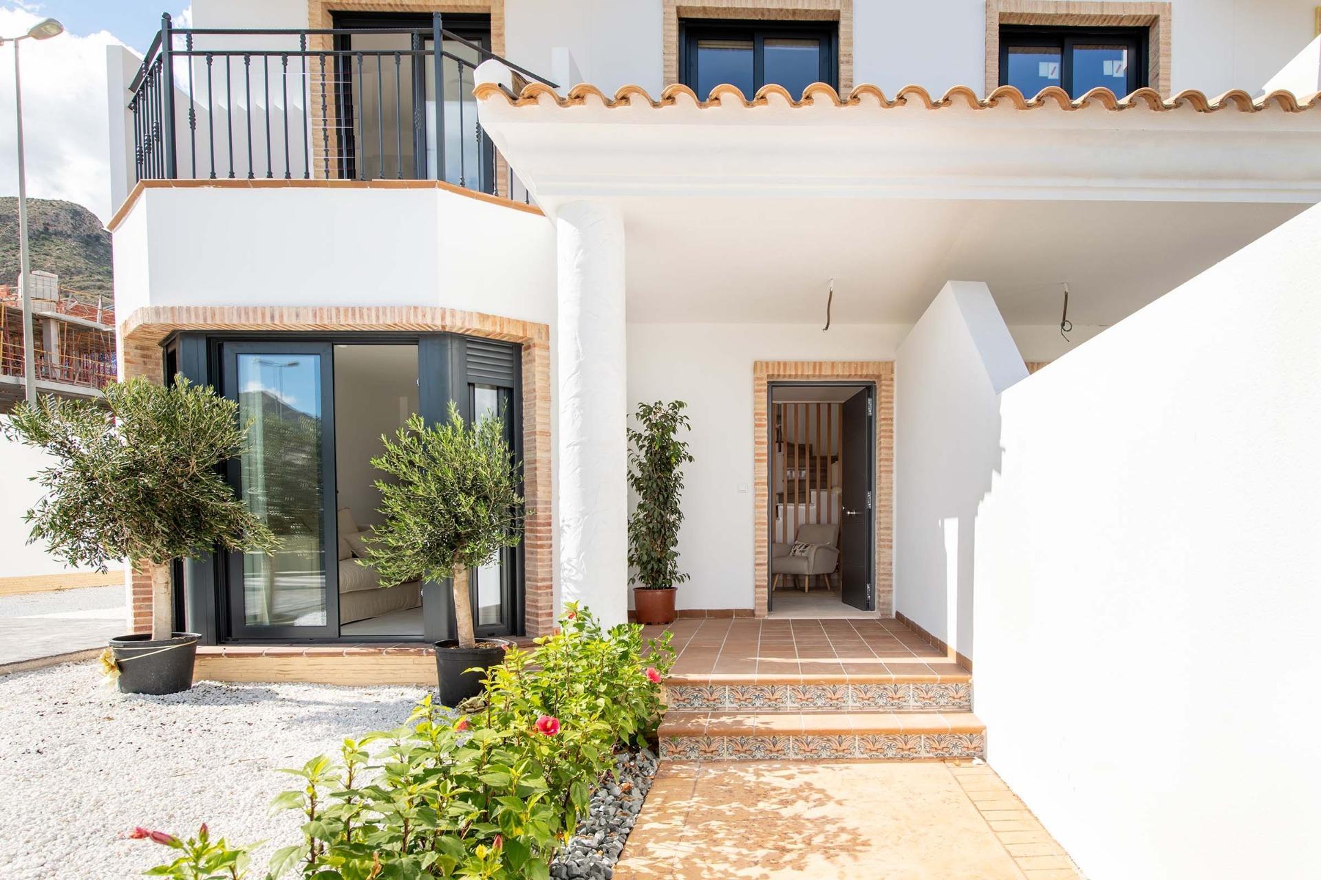 Nouveaux bungalows et maisons mitoyennes à Cox, Alicante