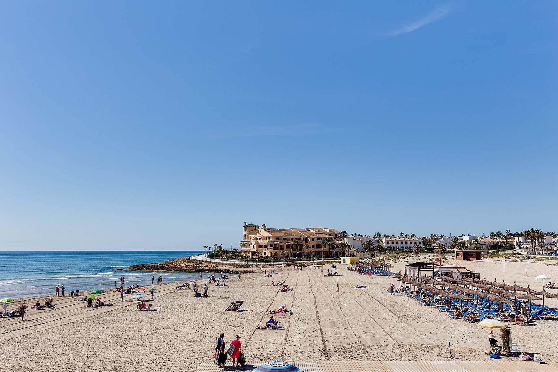 Villa in La Zenia die het concept van mediterrane luxe herdefinieert — 10