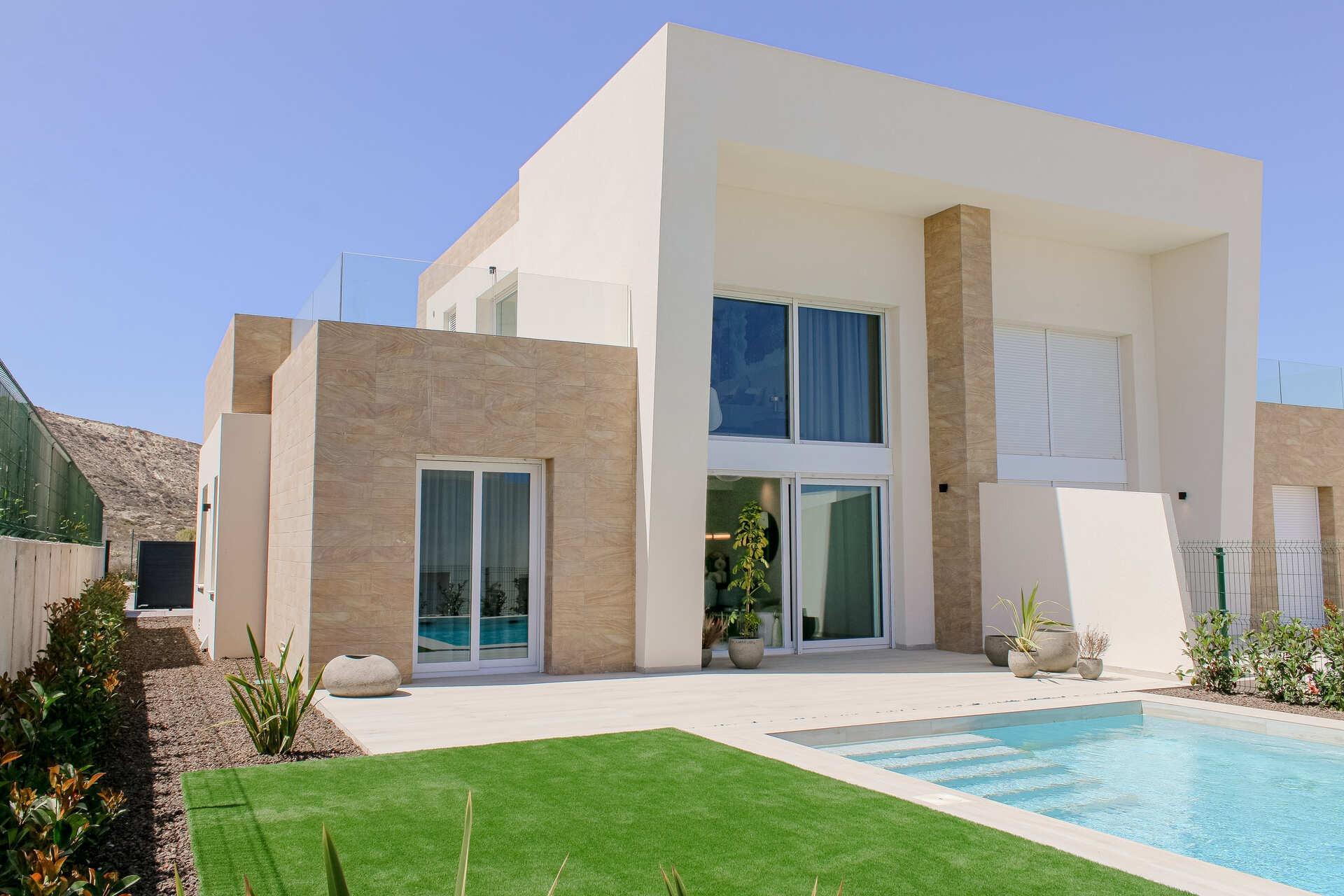 Villas adosadas de nueva construcción con piscina privada en La Finca Golf Resort, Algorfa