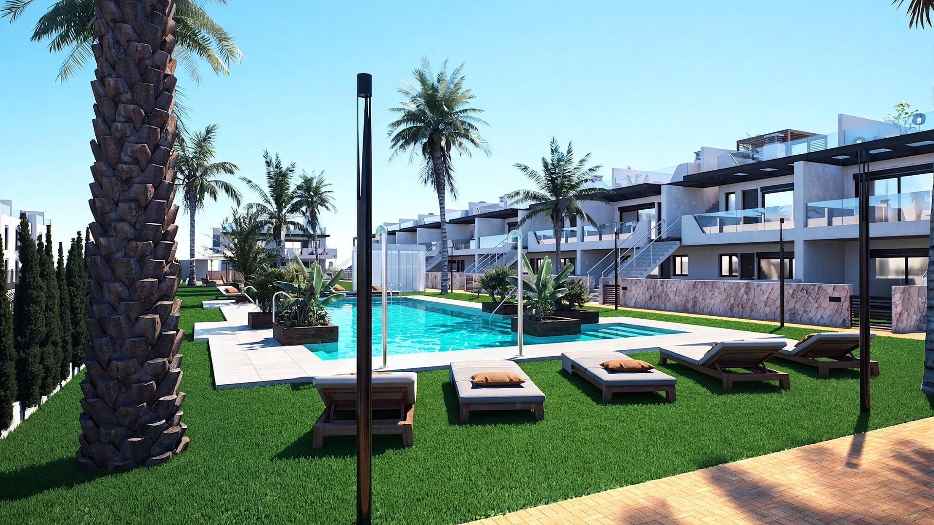 New Build Bungalows with Garden or Solarium Near the Beach in Pilar de la Horadada — 2