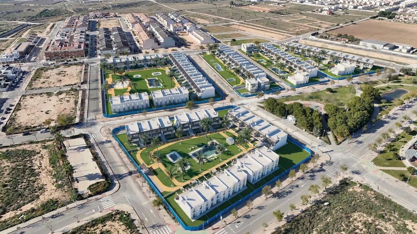 New Build Bungalows with Garden or Solarium Near the Beach in Pilar de la Horadada — 4
