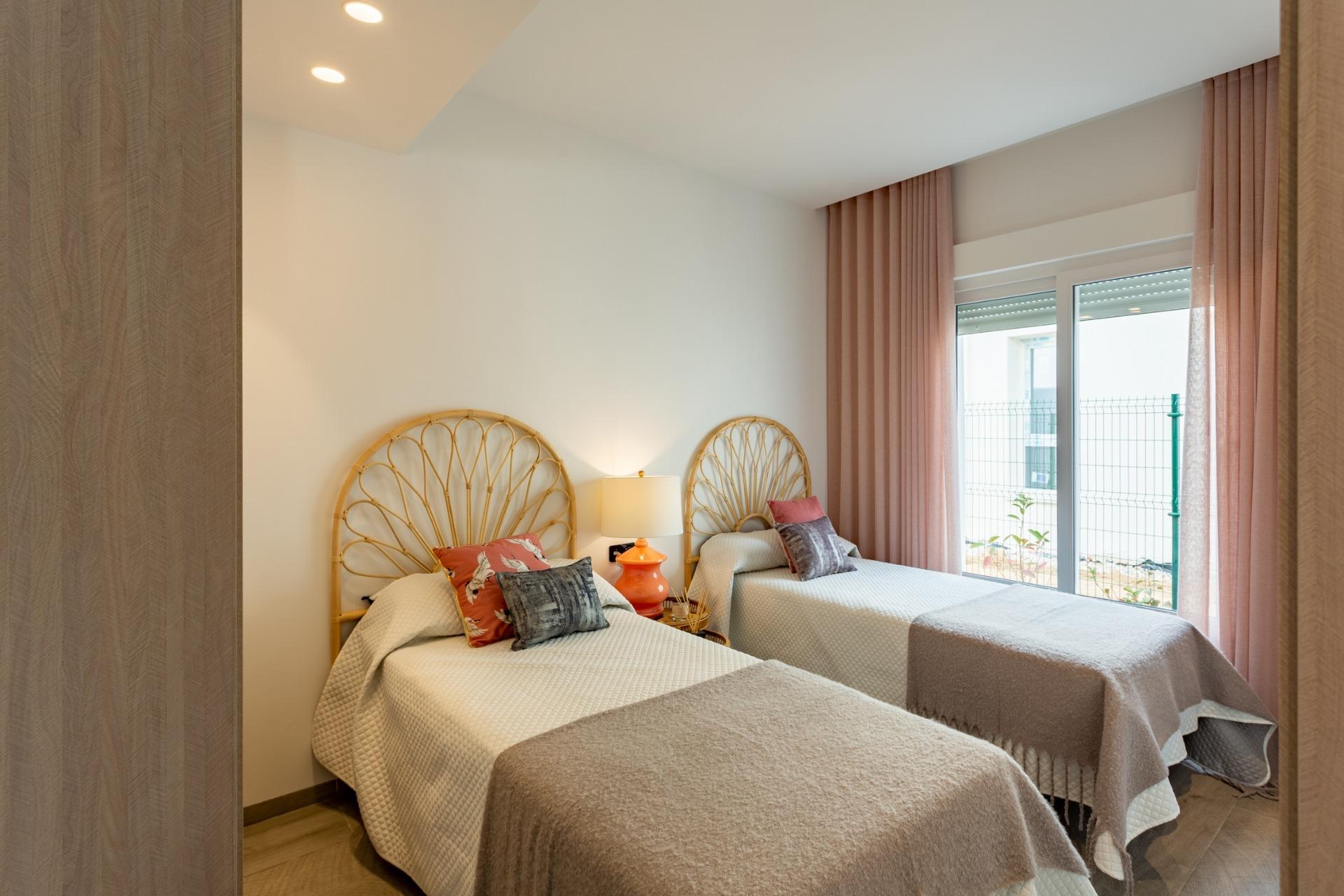 Villas pareadas de obra nueva con piscina privada en La Finca Golf Resort, Algorfa — 14