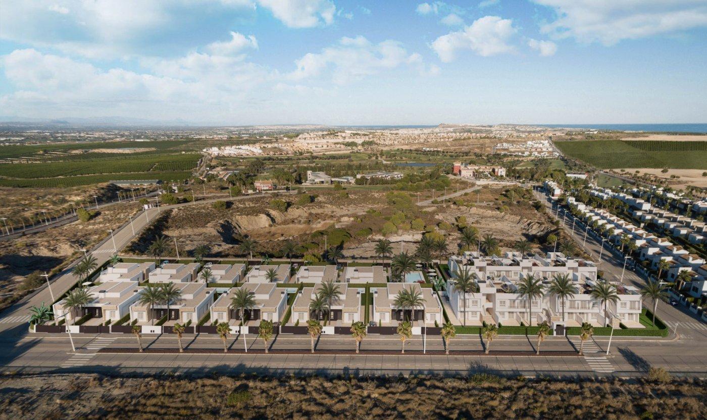 Villas pareadas de obra nueva con piscina privada en La Finca Golf Resort, Algorfa — 4