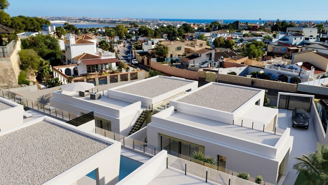 Neu gebaute einstöckige Villen mit privatem Pool in Torrevieja — 2