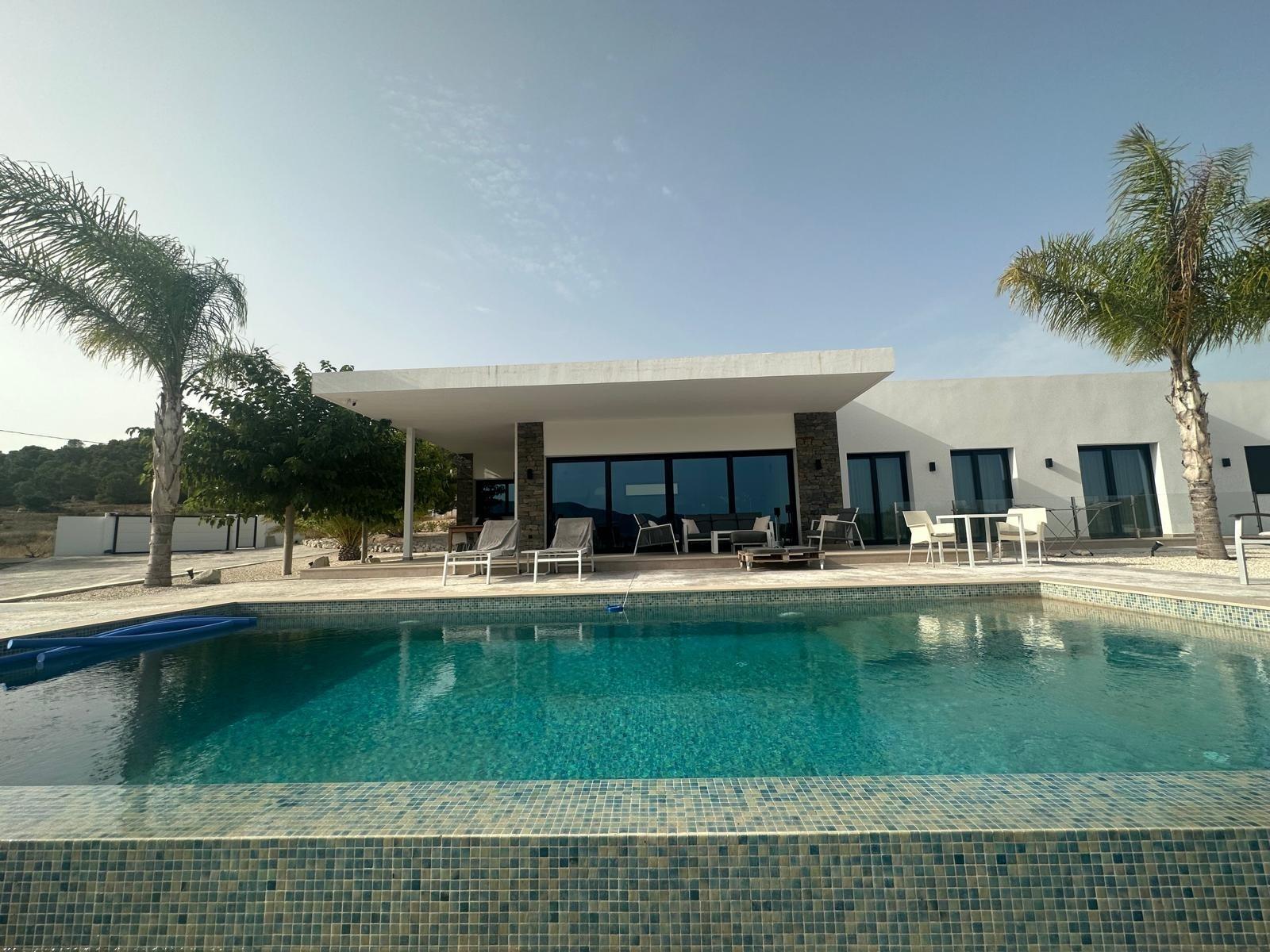 Villas neuves sur mesure à Pinoso (Alicante) : des demeures spacieuses dans un cadre naturel — 10