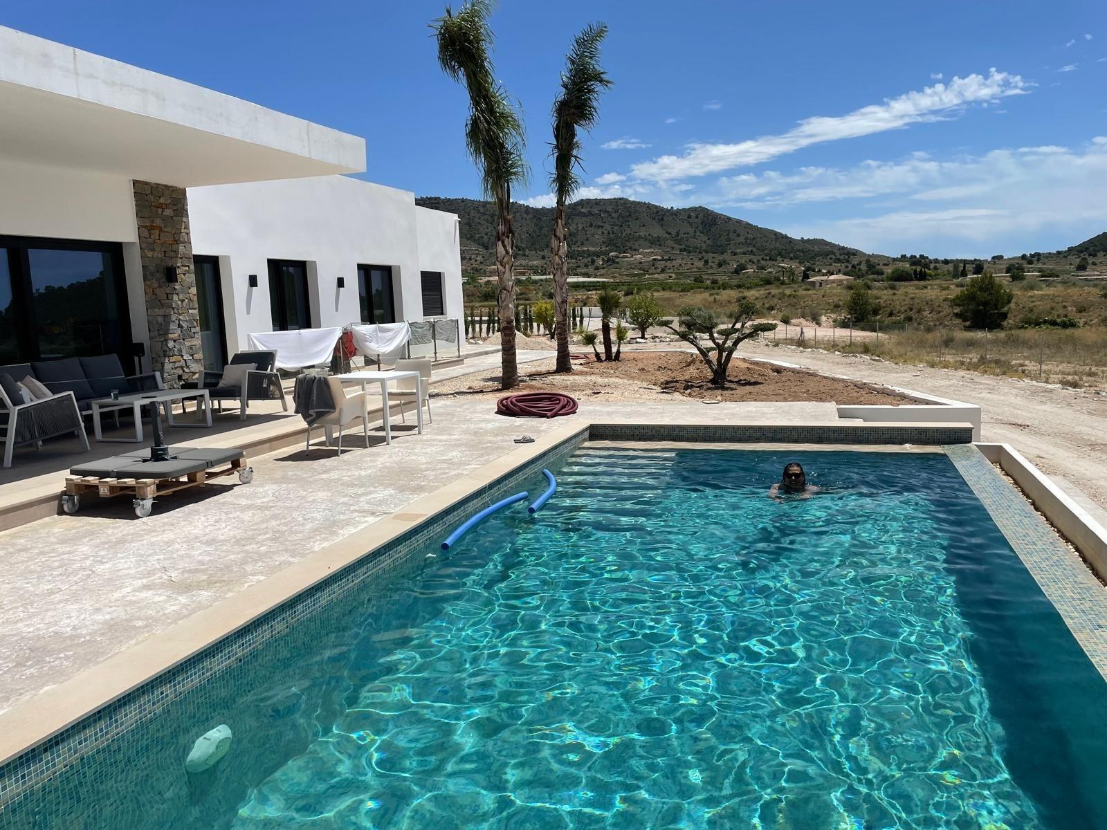 Villas neuves sur mesure à Pinoso (Alicante) : des demeures spacieuses dans un cadre naturel — 11