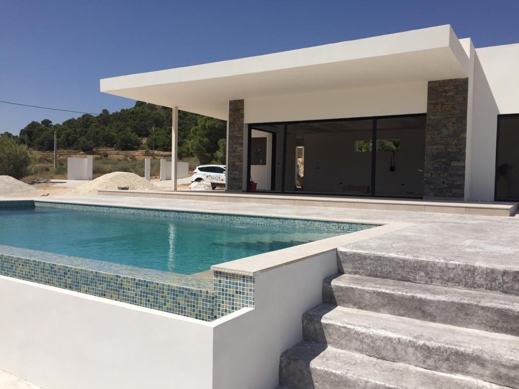 Villas neuves sur mesure à Pinoso (Alicante) : des demeures spacieuses dans un cadre naturel — 12