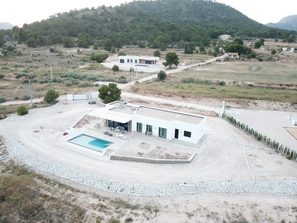 Villas neuves sur mesure à Pinoso (Alicante) : des demeures spacieuses dans un cadre naturel — 7