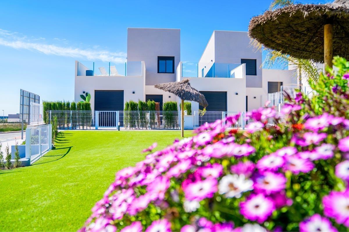 Nieuwbouwwoningen: instapklare rijhuizen en halfvrijstaande villa’s in het Altaona Golf Resort, Murcia — 3