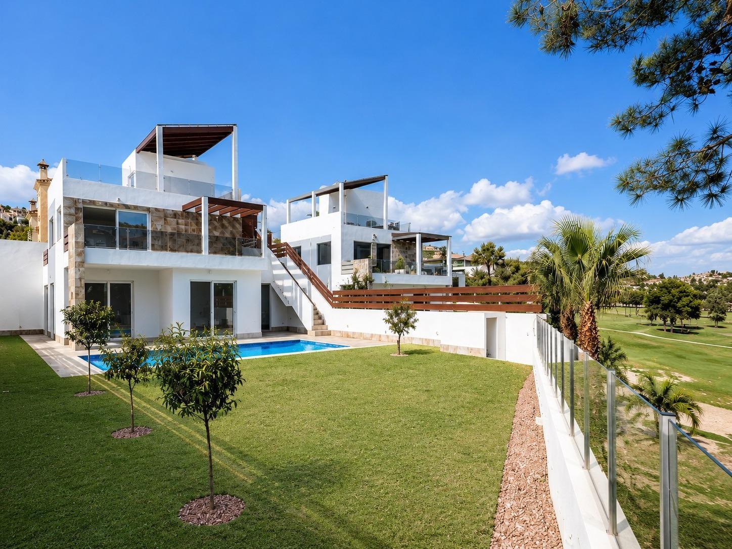 Luksusowe wille przy polu golfowym w Ciudad Quesada na Costa Blanca
