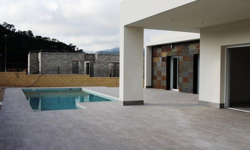 VILLA TUSSEN ZEE EN BERGEN — 14